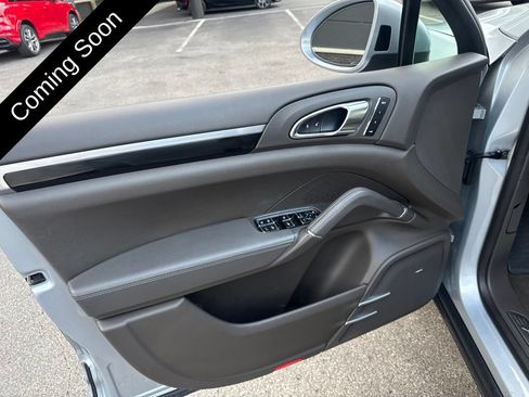 Used 2017 Porsche Cayenne Platinum Edition AWD/4WD image 10