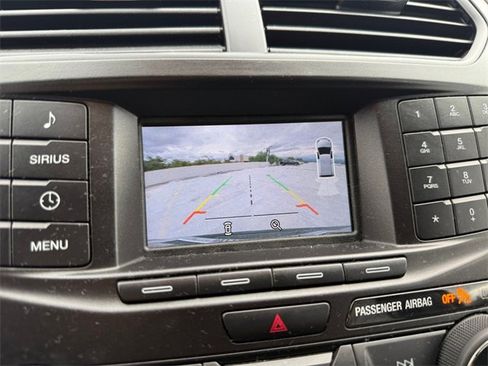 Used 2019 Ford Explorer XLT image 18