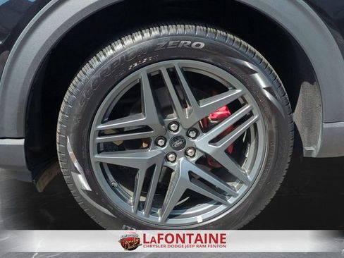 Used 2025 Ford Explorer ST-Line w/ ST-Line Street Pack AWD/4WD image 33
