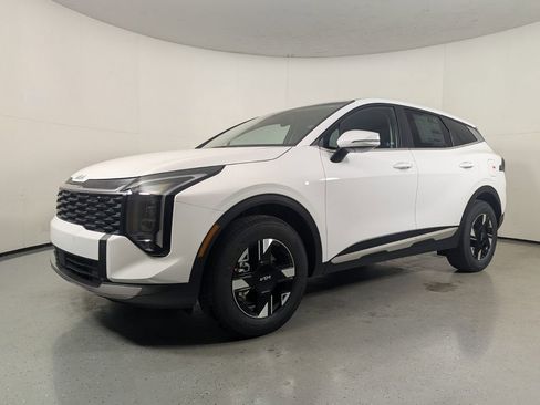 New 2026 Kia Sportage LX w/ LX Convenience Package AWD/4WD image 3