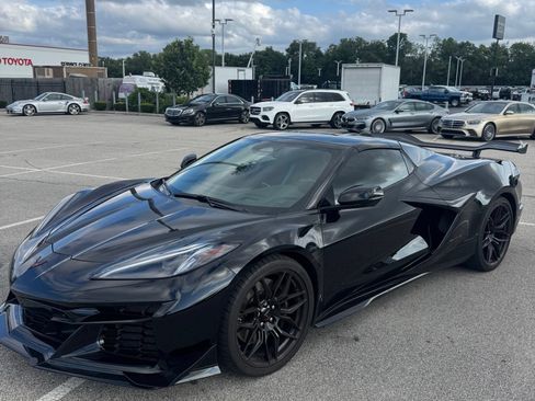Used 2025 Chevrolet Corvette Z06 w/ Stealth Interior Trim Package RWD image 1