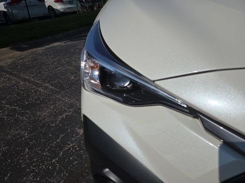 Used 2024 Subaru Crosstrek 2.0i Premium AWD/4WD image 5