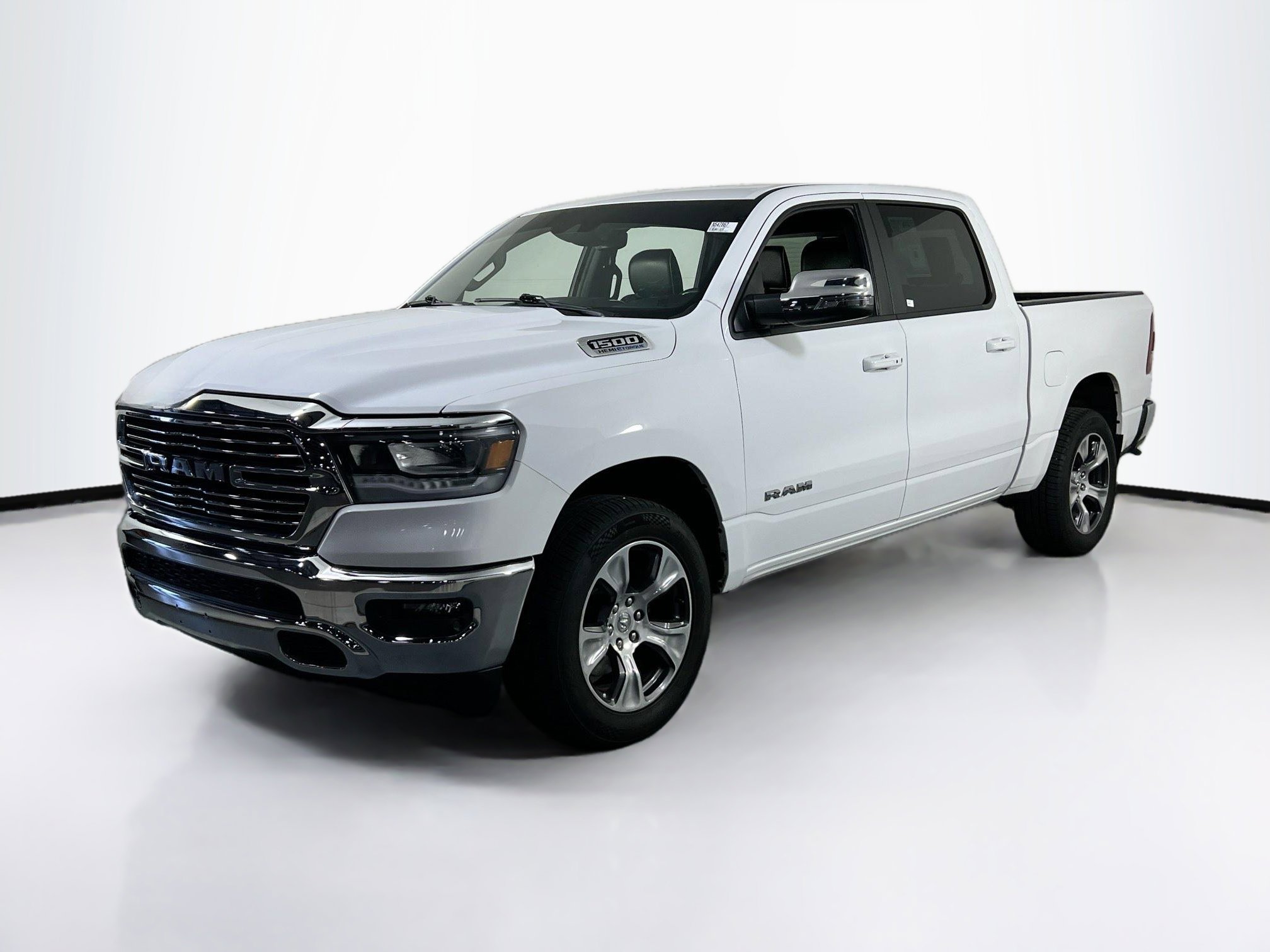 Used 2023 RAM 1500 Laramie AWD/4WD image 1