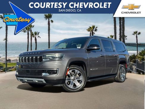 Used 2024 Jeep Wagoneer L Series II RWD image 1