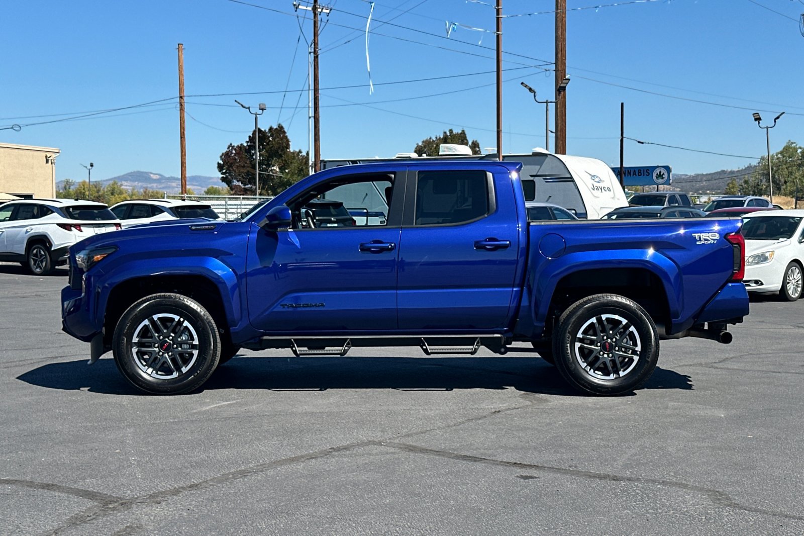 Used 2025 Toyota Tacoma TRD Sport AWD/4WD image 7