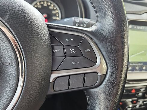 Used 2021 Jeep Renegade Limited AWD/4WD image 11