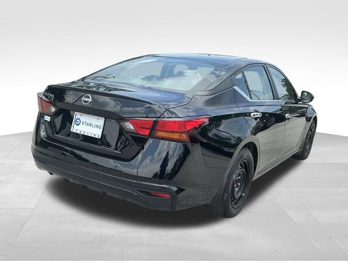 Used 2024 Nissan Altima 2.5 S FWD image 10