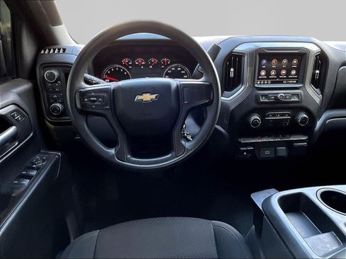 Used 2020 Chevrolet Silverado 1500 Custom w/ Custom Value Package AWD/4WD image 9