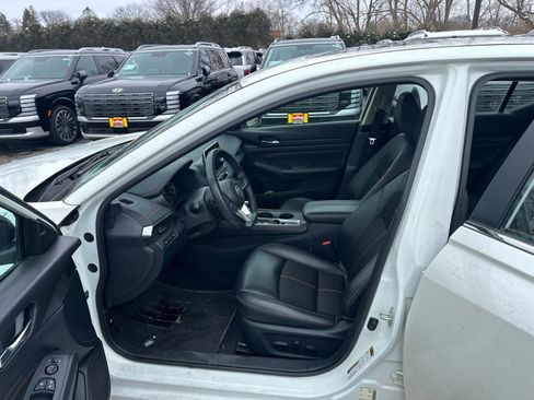 Used 2020 Nissan Altima 2.5 SR w/ Premium Package image 6