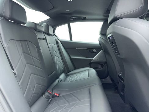 Used 2025 BMW 530i image 41