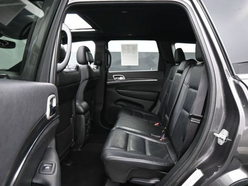 Used 2021 Jeep Grand Cherokee Limited image 16