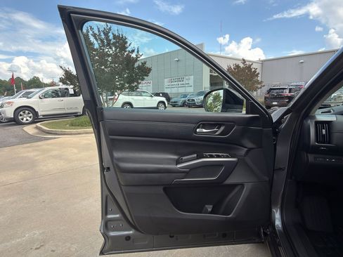 Certified 2026 Nissan Pathfinder SL AWD/4WD image 9