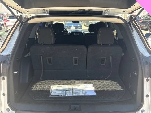 Used 2018 Chevrolet Traverse LS FWD image 19