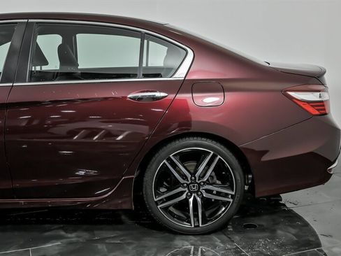 Used 2016 Honda Accord Sport image 7