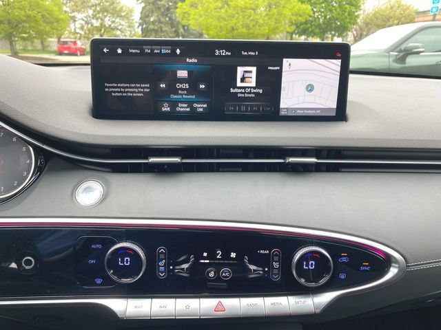 Used 2025 Genesis GV70 3.5T Sport AWD/4WD image 13