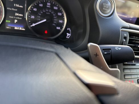 Used 2018 Lexus IS 300 image 23