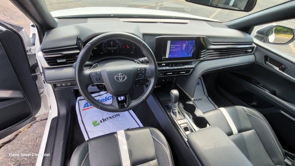 Used 2025 Toyota Camry SE FWD image 24