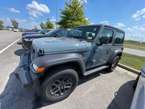 Used 2026 Jeep Wrangler Sport AWD/4WD image 4