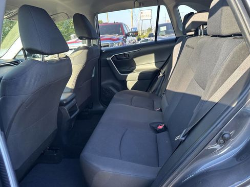 Used 2019 Toyota RAV4 LE image 14