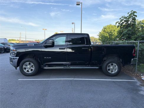 Used 2026 RAM 2500 Big Horn AWD/4WD image 4