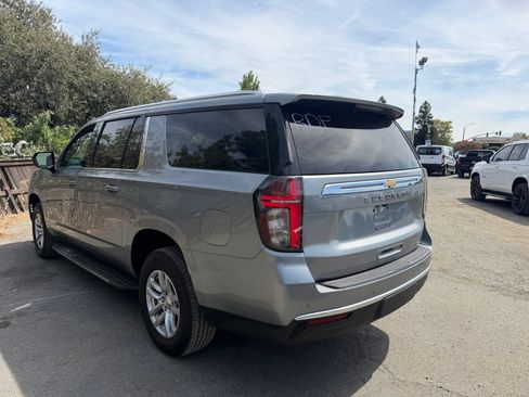 Used 2024 Chevrolet Suburban LT AWD/4WD image 3