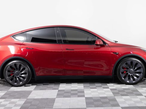 Used 2024 Tesla Model Y Performance image 9
