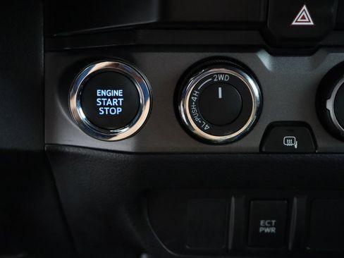 Used 2023 Toyota Tacoma TRD Sport AWD/4WD image 19