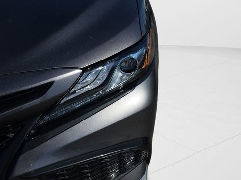 Used 2023 Toyota Camry XSE FWD image 9