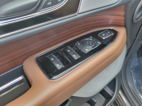 Used 2023 Lincoln Navigator L Reserve image 17