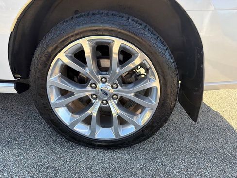 Used 2019 Ford Expedition Platinum AWD/4WD image 12