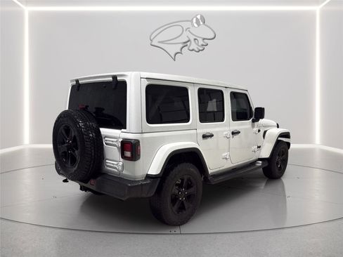 Used 2023 Jeep Wrangler Unlimited Sahara AWD/4WD image 5