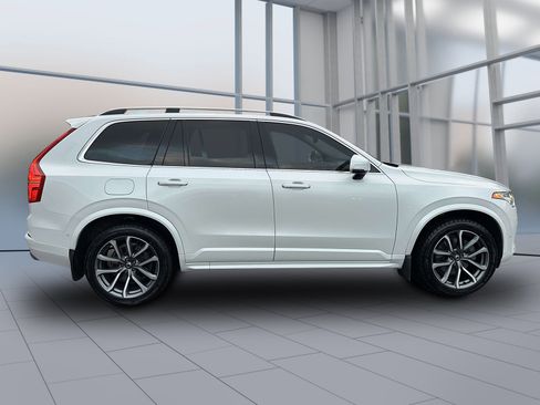 Used 2019 Volvo XC90 T6 Momentum w/ Advanced Package image 4