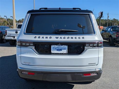 Used 2022 Jeep Grand Wagoneer Series III w/ Rear Seat Video Group 1 image 5