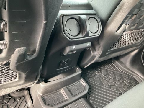 Used 2023 Jeep Wrangler Unlimited Rubicon 4xe image 14