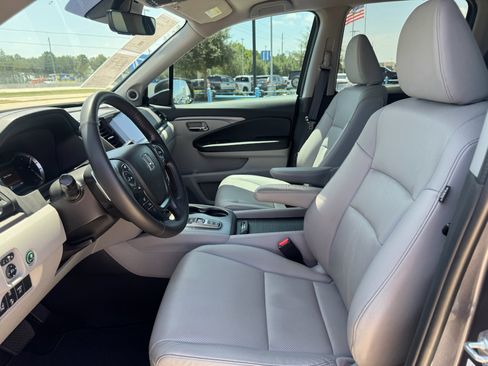 Certified 2023 Honda Ridgeline RTL image 9