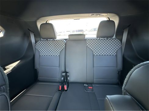 New 2025 GMC Acadia Denali w/ Super Cruise Package image 9