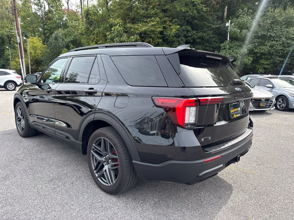 Used 2025 Ford Explorer ST-Line w/ Premium Package AWD/4WD image 7