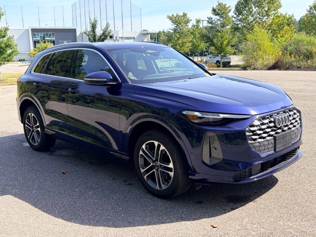 Certified 2025 Audi Q5 Premium Plus w/ Premium Plus AWD/4WD image 3