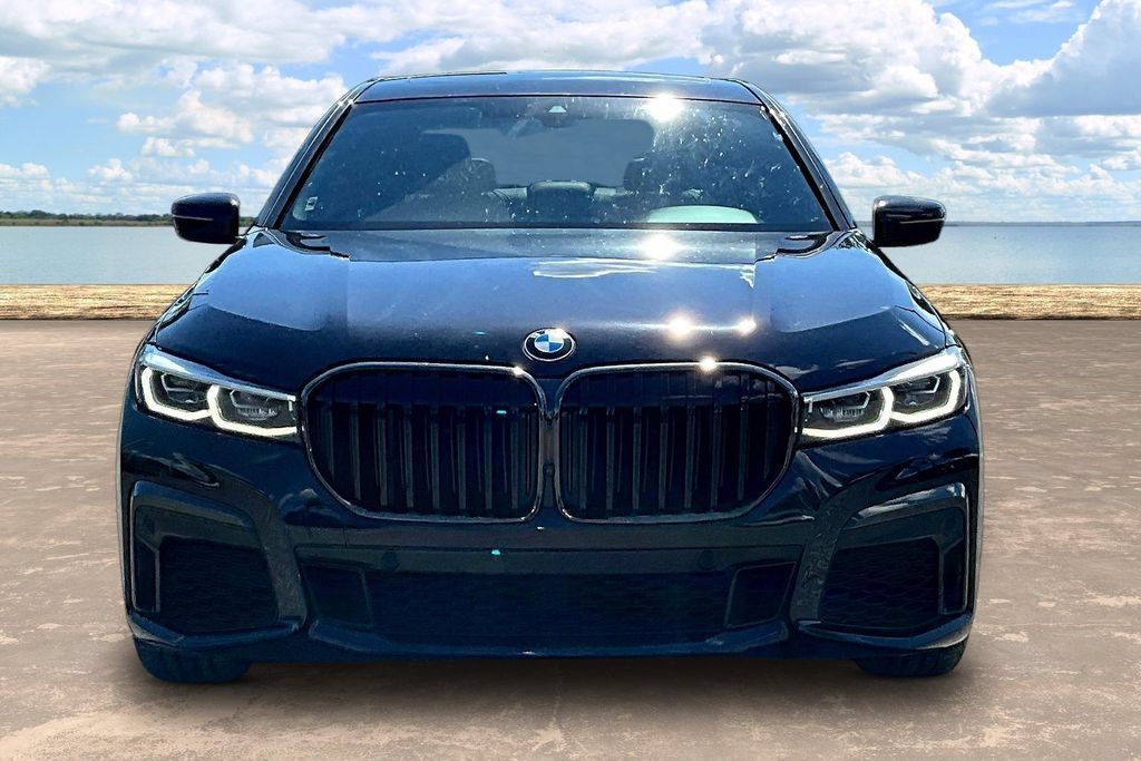 Used 2021 BMW 750i xDrive w/ Executive Package AWD/4WD image 2
