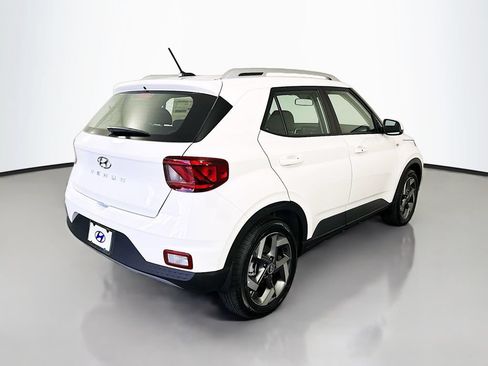 New 2026 Hyundai Venue SEL FWD image 5