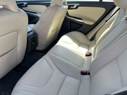 Used 2018 Volvo S60 T5 Dynamic w/ Vision Package image 12