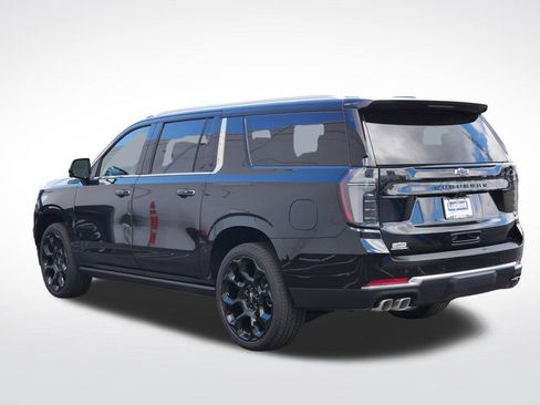 New 2026 Chevrolet Suburban High Country AWD/4WD image 8