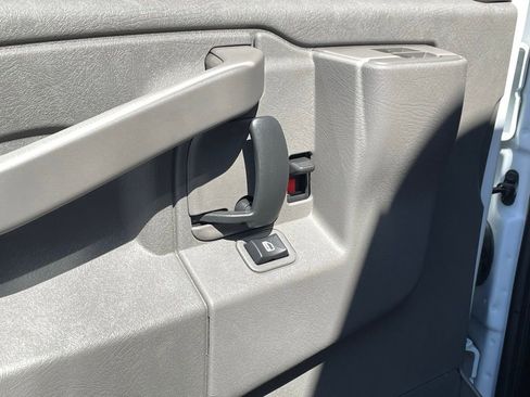 New 2025 Chevrolet Express 3500 w/ Power Convenience Package image 21