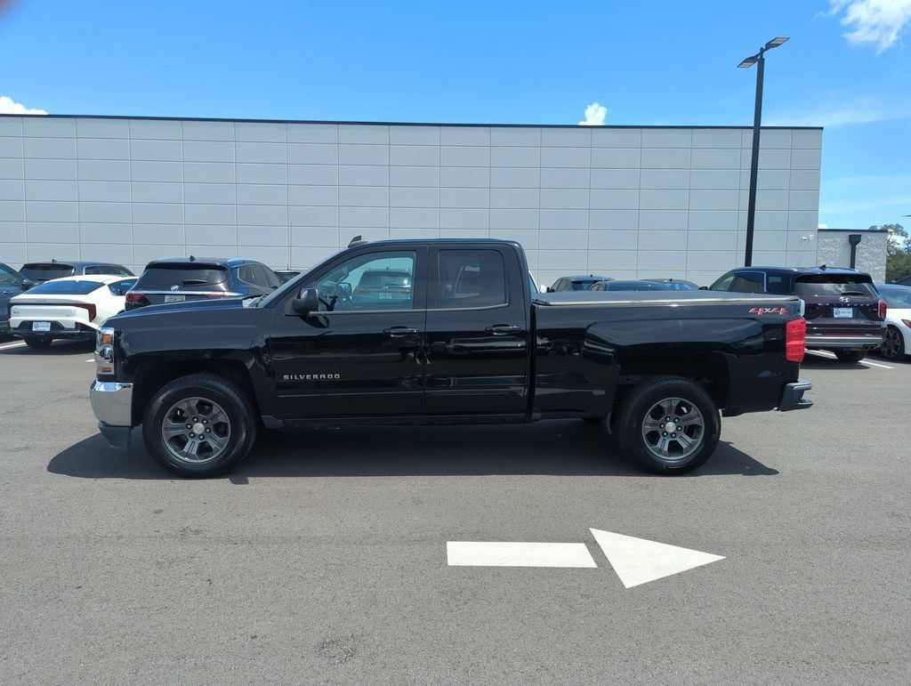 Used 2018 Chevrolet Silverado 1500 LT w/ All Star Edition AWD/4WD image 4