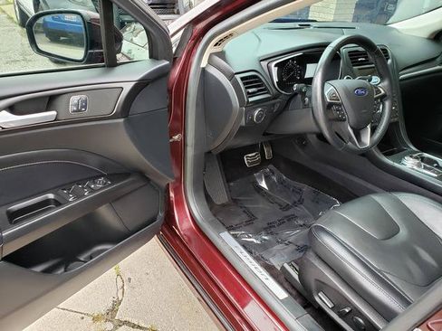 Used 2017 Ford Fusion Titanium AWD/4WD image 10