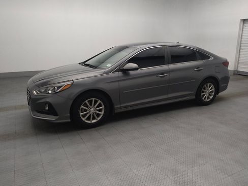 Used 2019 Hyundai Sonata SE FWD image 2