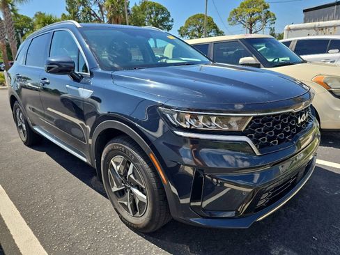 Certified 2023 Kia Sorento EX FWD image 1