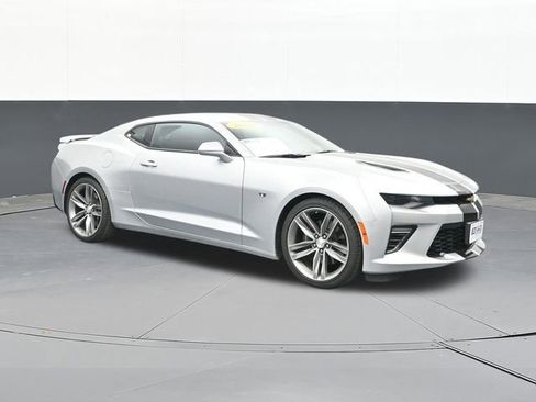 Used 2018 Chevrolet Camaro SS RWD image 21