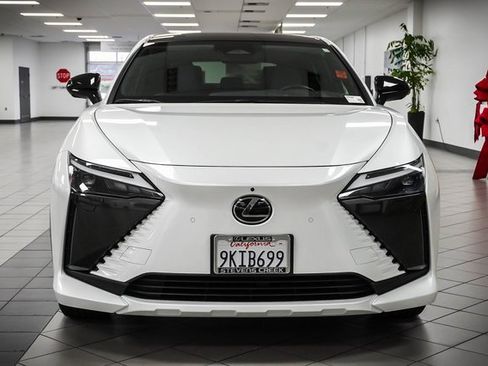 Certified 2023 Lexus RZ 450e Premium w/ Technology Package image 4