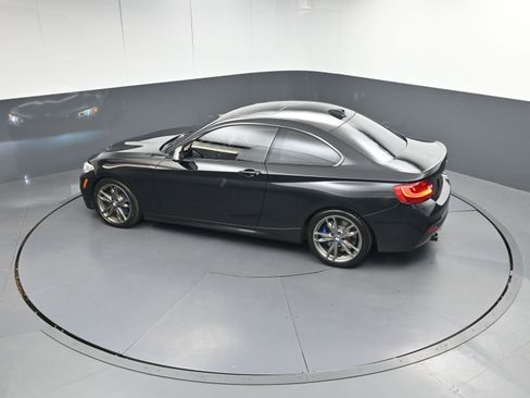 Used 2016 BMW M235i Coupe image 36